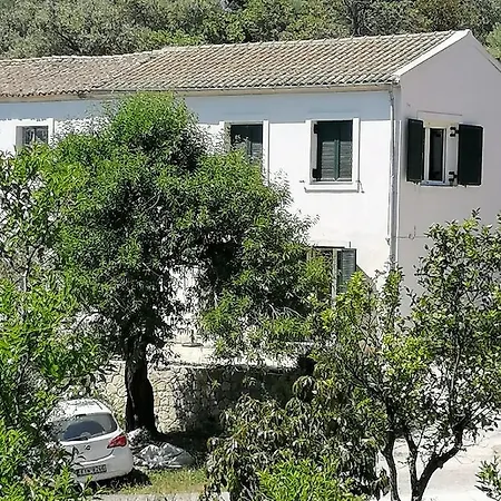 George's House * Giannádes