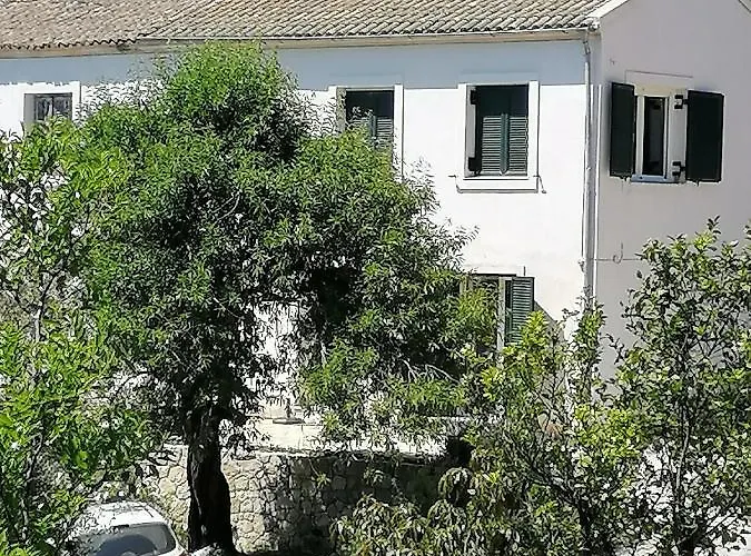 George's House * Giannádes