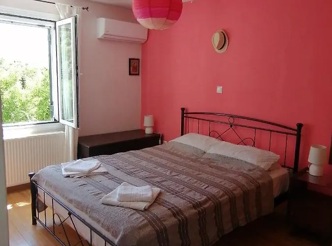 George's House Giannádes